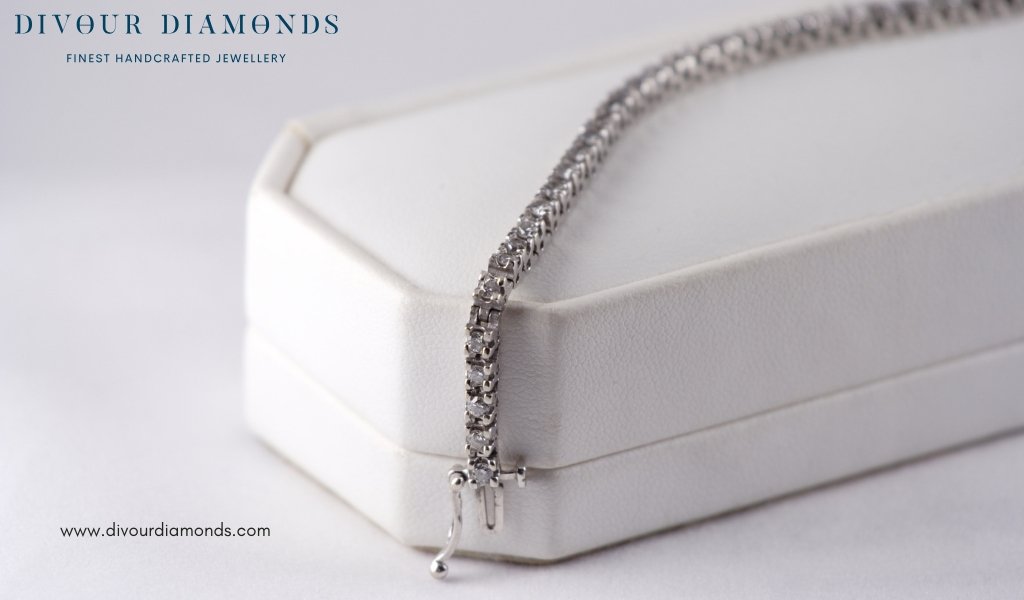 Natural vs Lab Grown Diamond Tennis Bracelets: Which is Right for You?