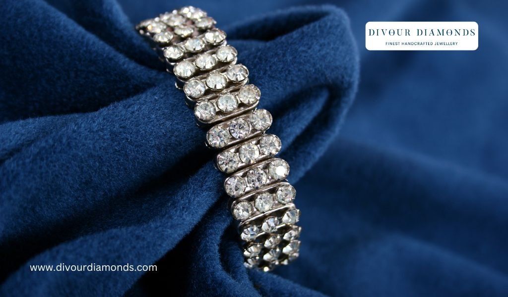 How Should Tennis Bracelets Fit? A Compact Guide