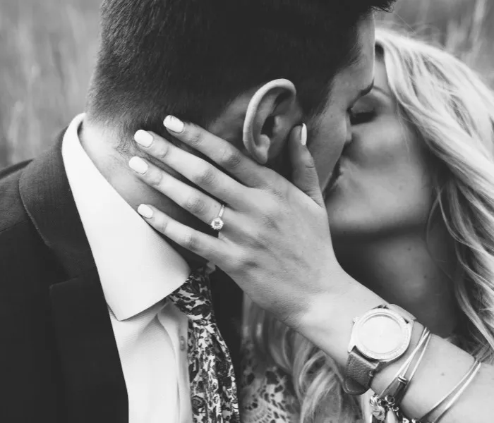 Divour Diamonds promotional background image