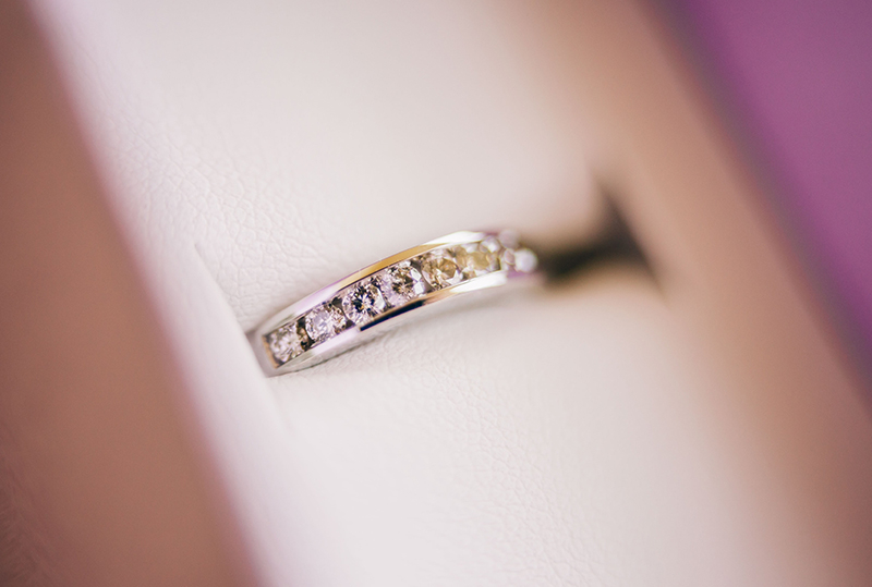 Thread Set Round Diamond Engagement ring