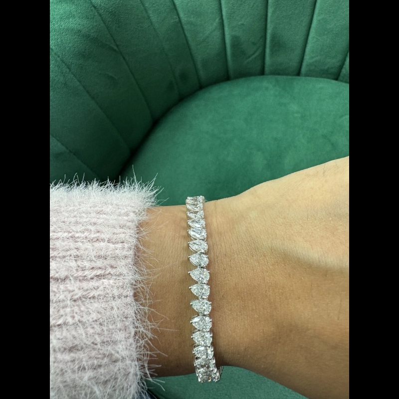 11.95ct D-E/VS Lab Grown Pear Shape Diamond Tennis Bracelet, 14k White Gold
